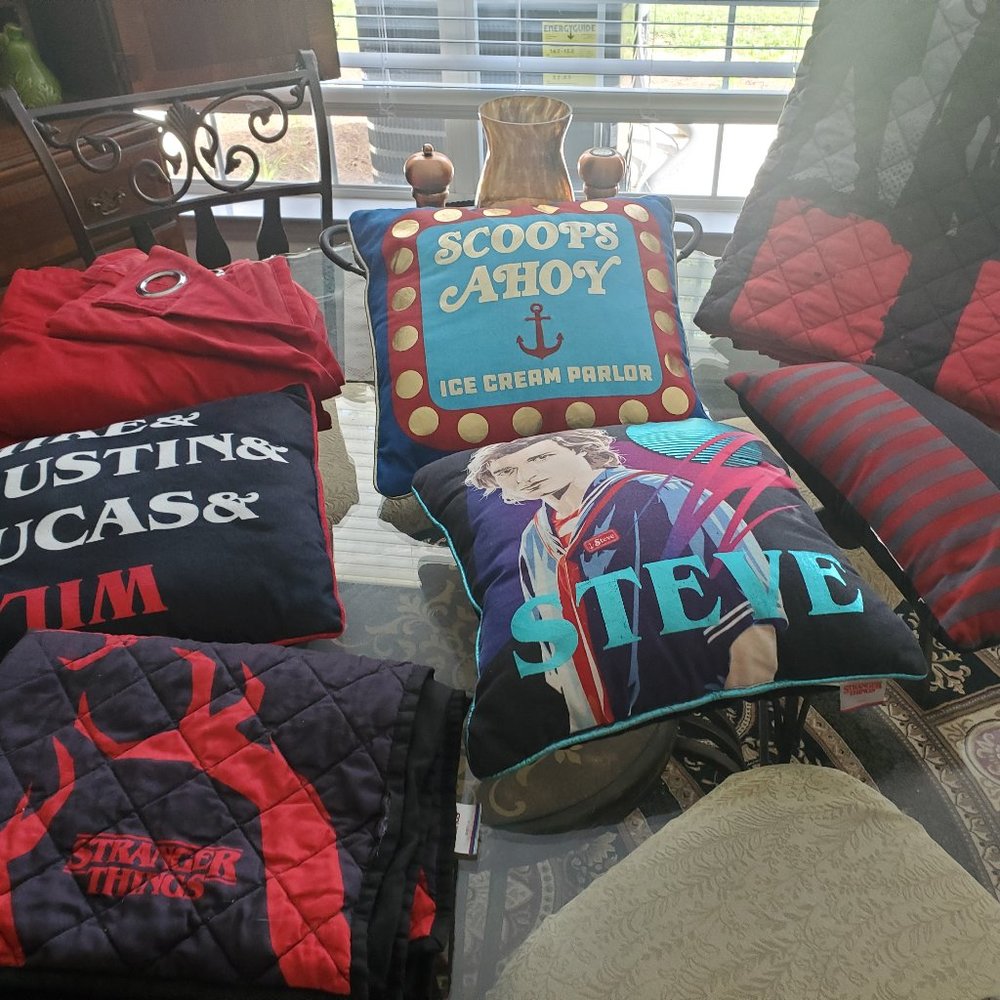 Stranger Things Queen bedding Collection